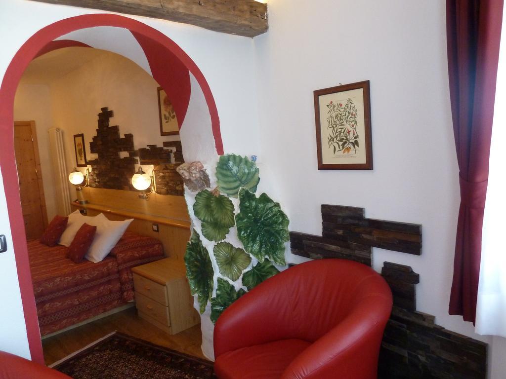 Hotel Ancora Castello-Molina di Fiemme Pokoj fotografie
